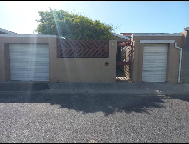 4 BEDROOM HOUSE FOR SALE IN PORTLANDS